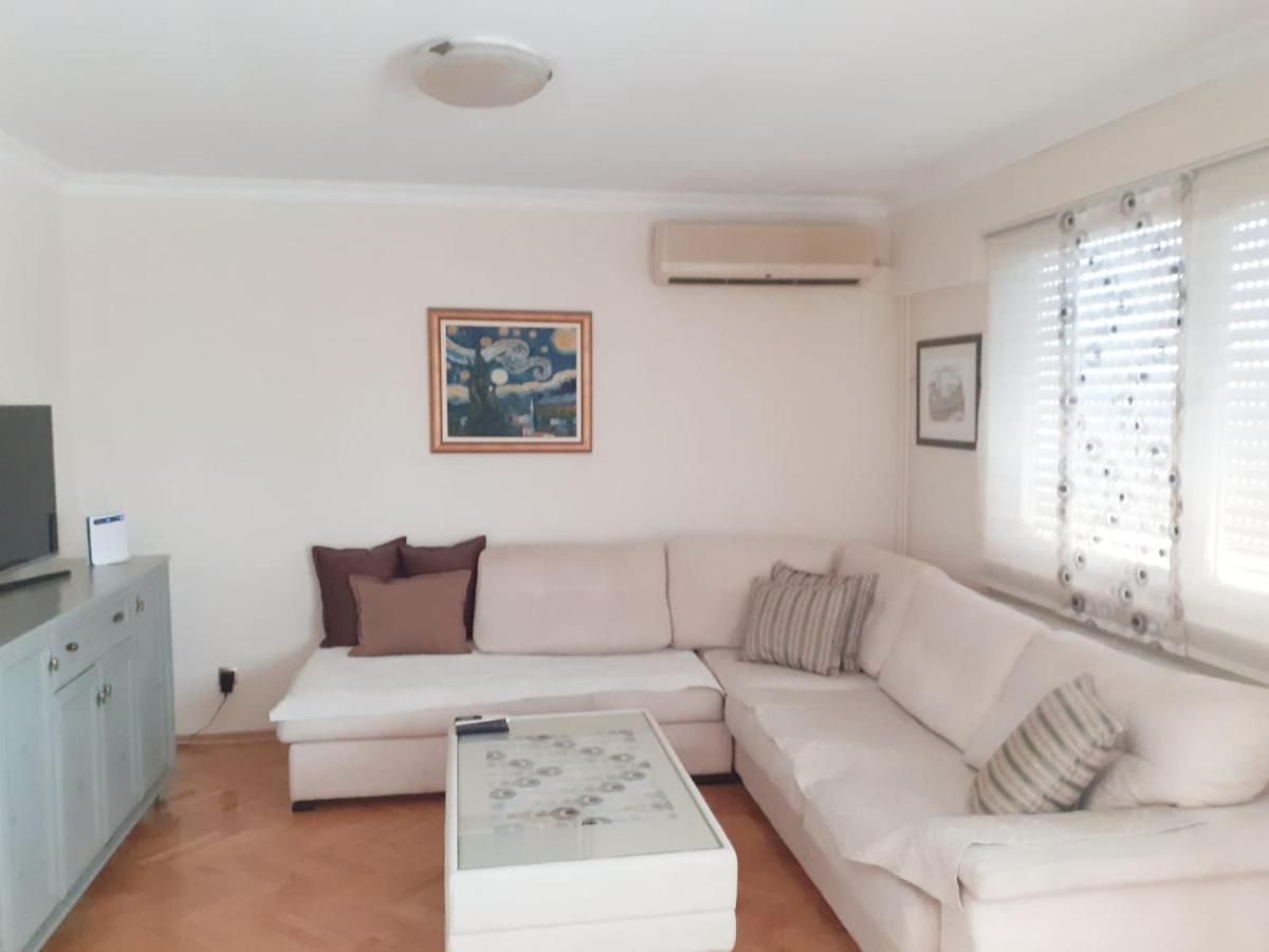 Spacious 80M2 Apartment In The Center 루브스키 외부 사진