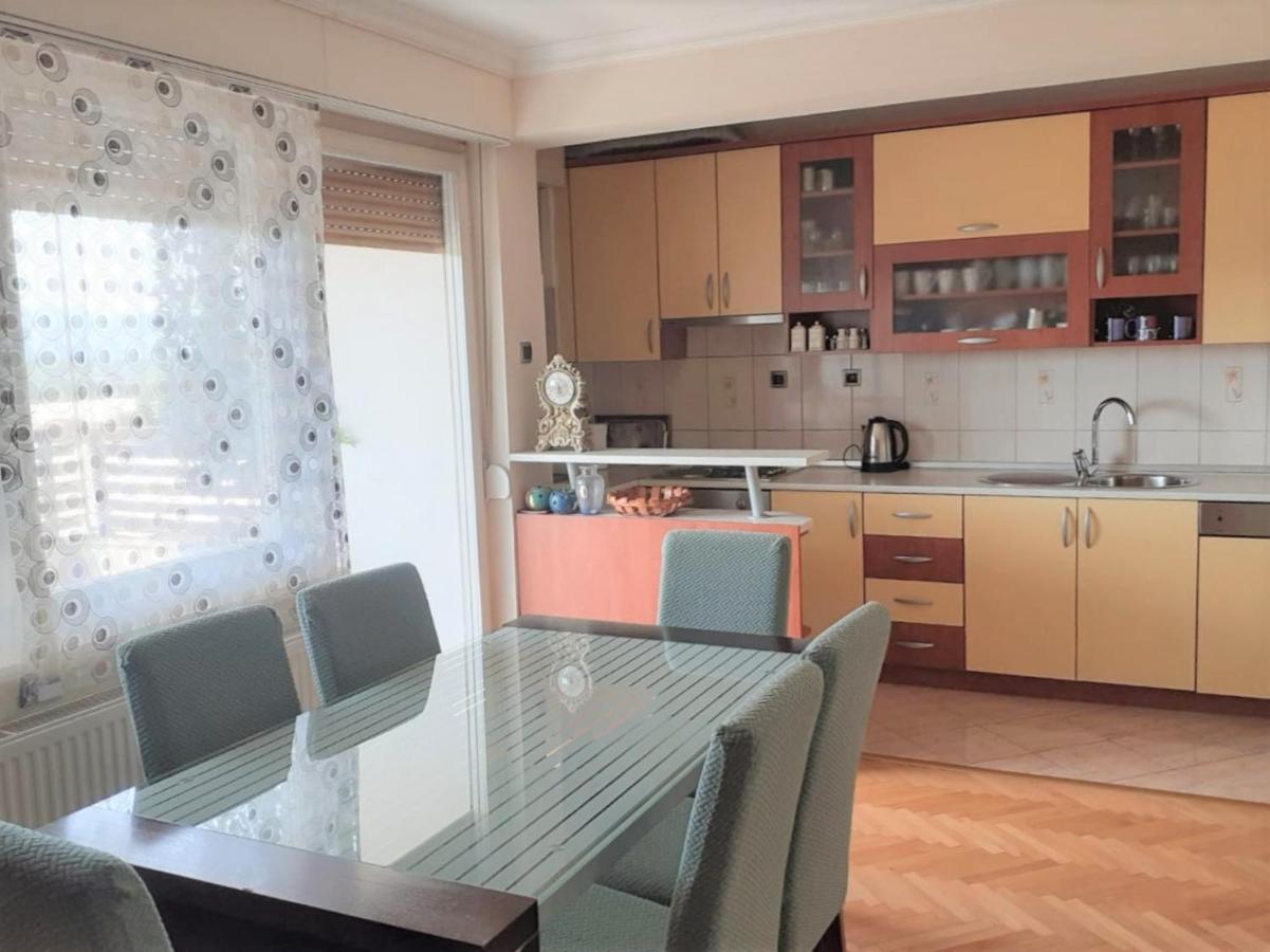 Spacious 80M2 Apartment In The Center 루브스키 외부 사진