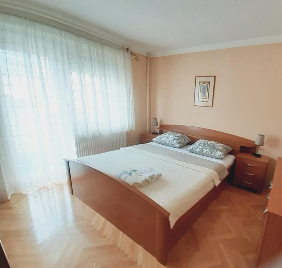 Spacious 80M2 Apartment In The Center 루브스키 외부 사진